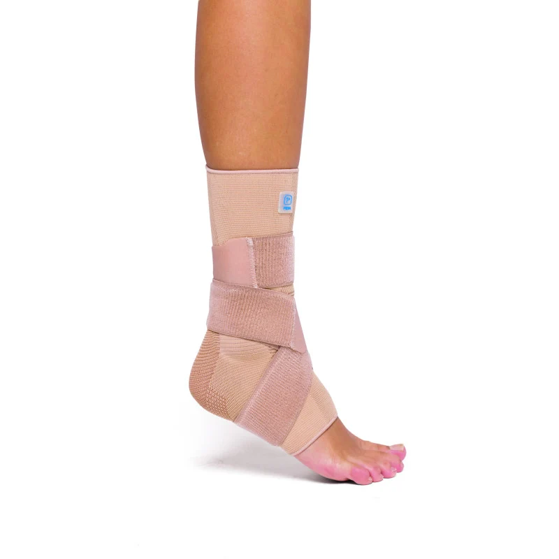 Knöchelbandage bei Verstauchungen mit Polstern | 8er-Bandage
