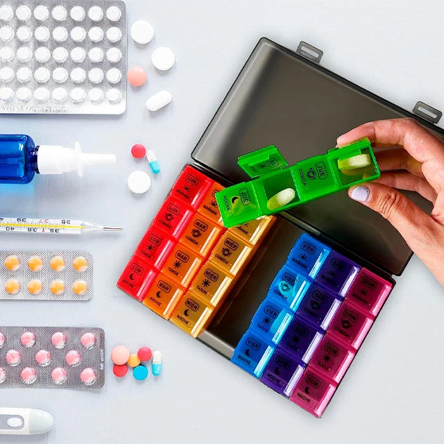 Wochenpillendose mit 4 Einnahmen und Schutzetui