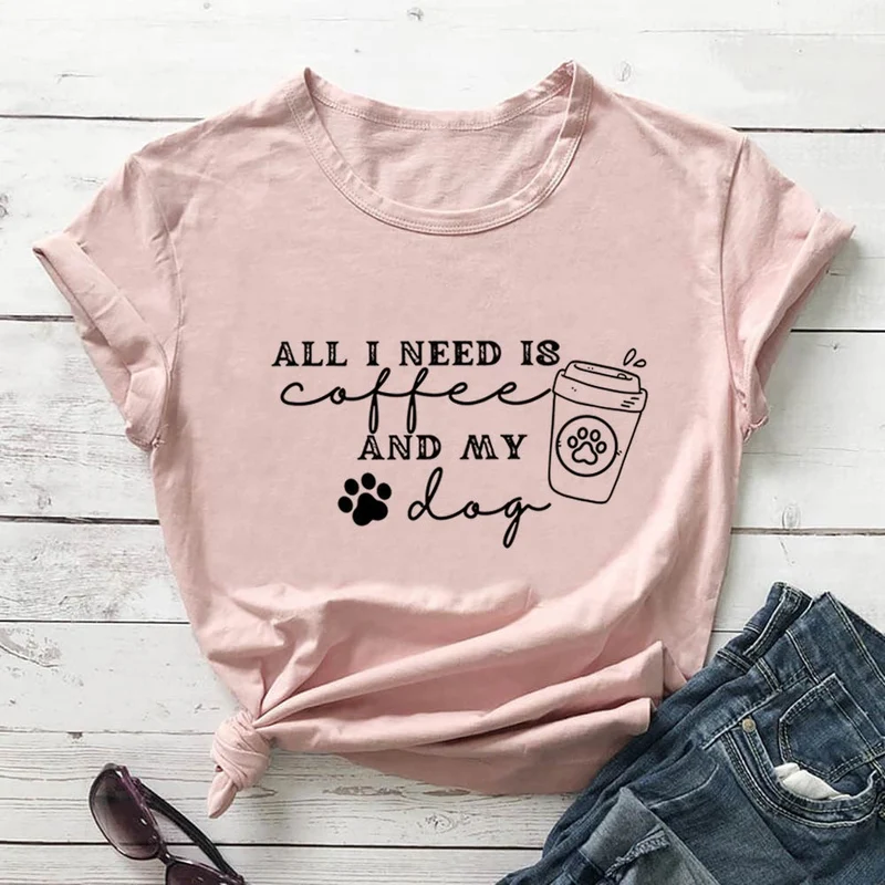 Kurzarm-T-Shirt mit Hundepfotenabdrücken in Übergröße