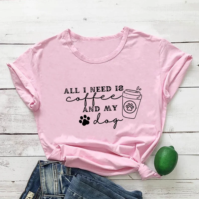 Kurzarm-T-Shirt mit Hundepfotenabdrücken in Übergröße