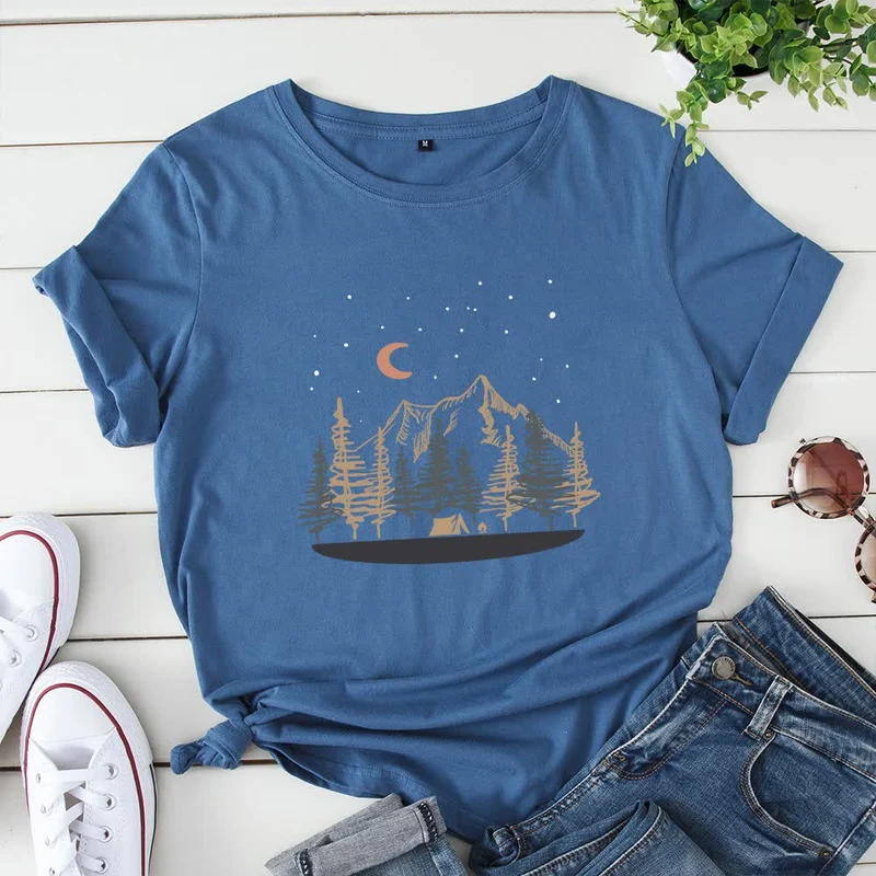 T-Shirt mit Landschaftsmotiv in Übergröße