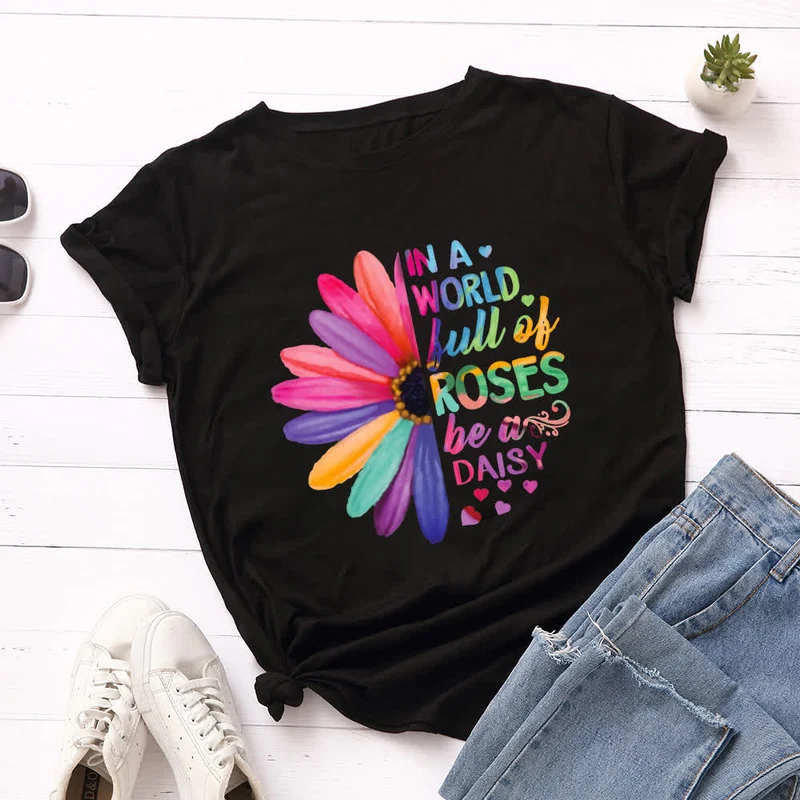 Kurzärmliges T-Shirt mit Gänseblümchen-Print in Übergröße