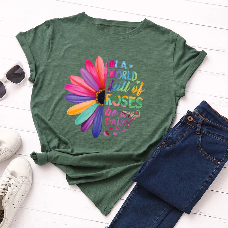 Kurzärmliges T-Shirt mit Gänseblümchen-Print in Übergröße