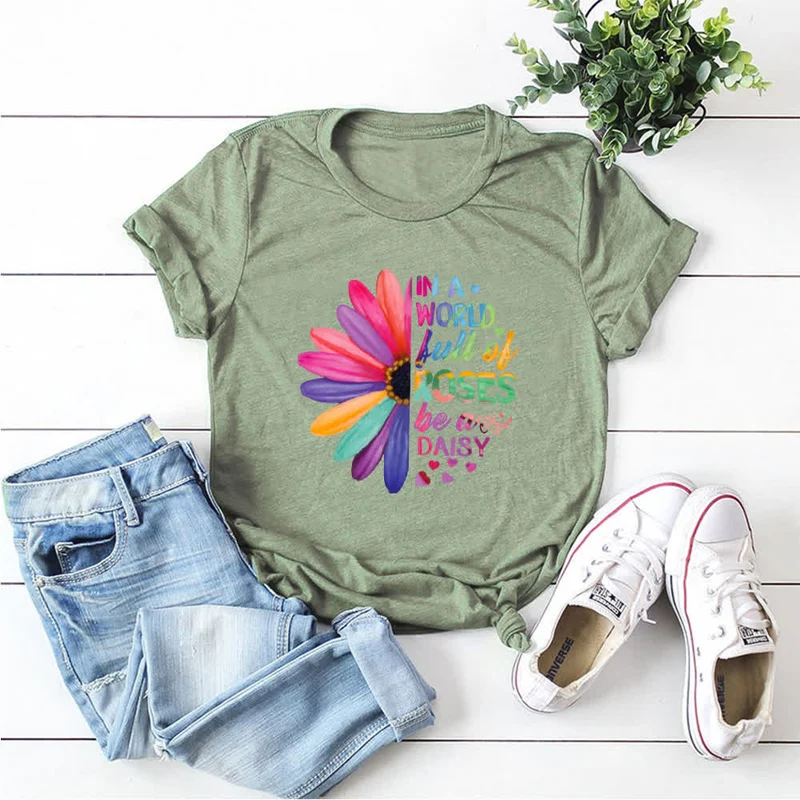 Kurzärmliges T-Shirt mit Gänseblümchen-Print in Übergröße