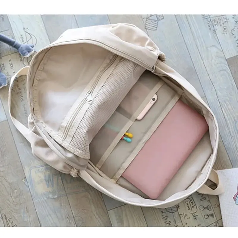 Camp Basel | Viamura Minimalistischer Tagesrucksack Mit Aufgesetzter Fronttasche