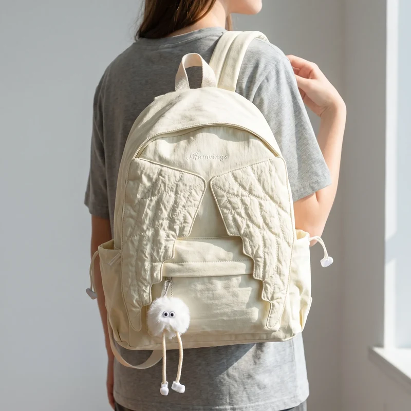 Camp Basel | WingGlide Verspielter Damen Rucksack Mit Flügeln