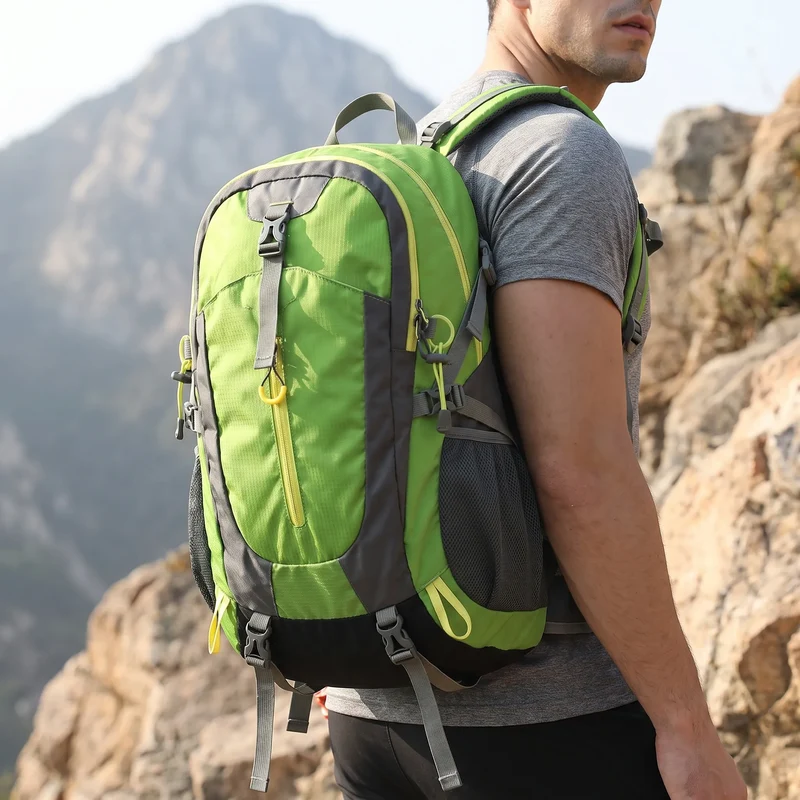 Camp Basel | TrekPakt Leichter 40 Liter Wanderrucksack