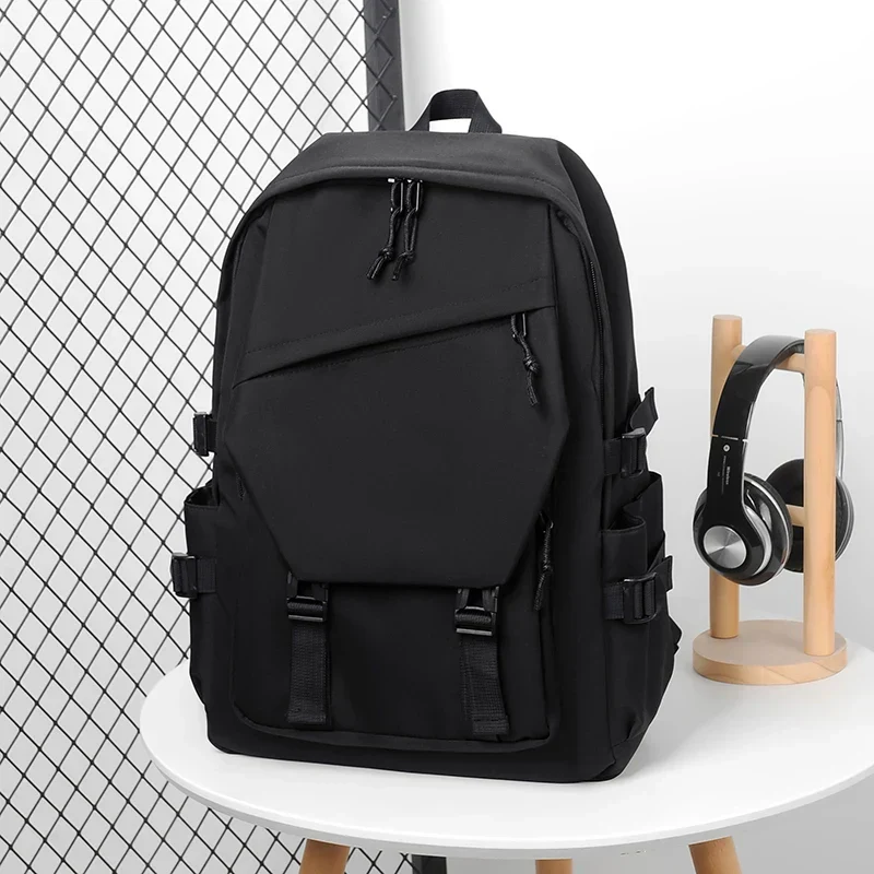 Camp Basel | Urbtrex Großvolumiger Rucksack in Unifarbe
