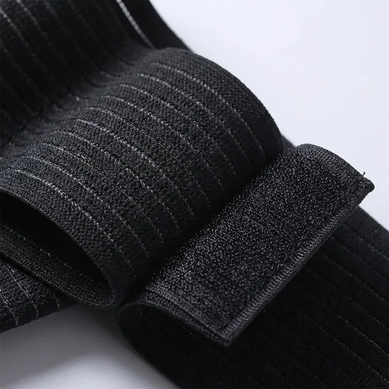 Camp Basel | KneevaPro Verstellbare Kompressionsbandage