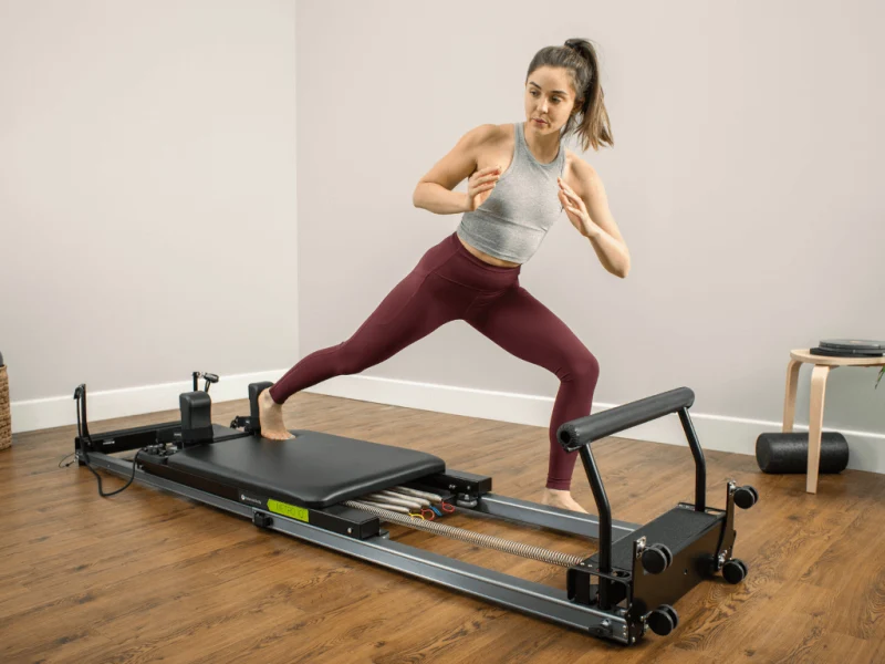 Pilates Metro IQ Reformer mit "Library wheels", black- (aufrechte Lagerung)