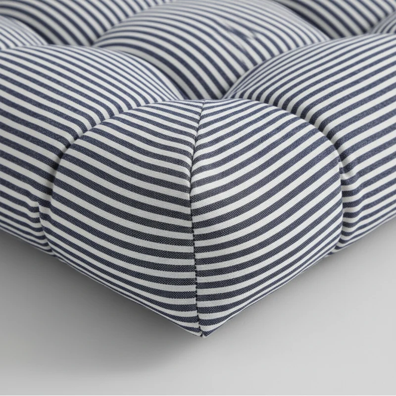 Camp Basel | Loungelette Dickes Tufted-Bodenkissen