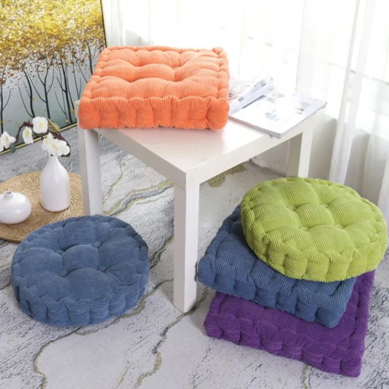 Camp Basel | Plushionna Dickes wattiertes Sitzkissen