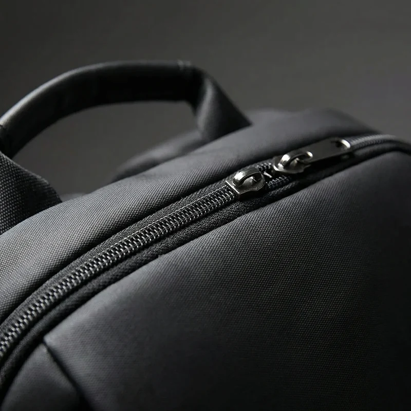 Camp Basel | Slyvex Schlanker Wasserabweisender Laptop-Rucksack