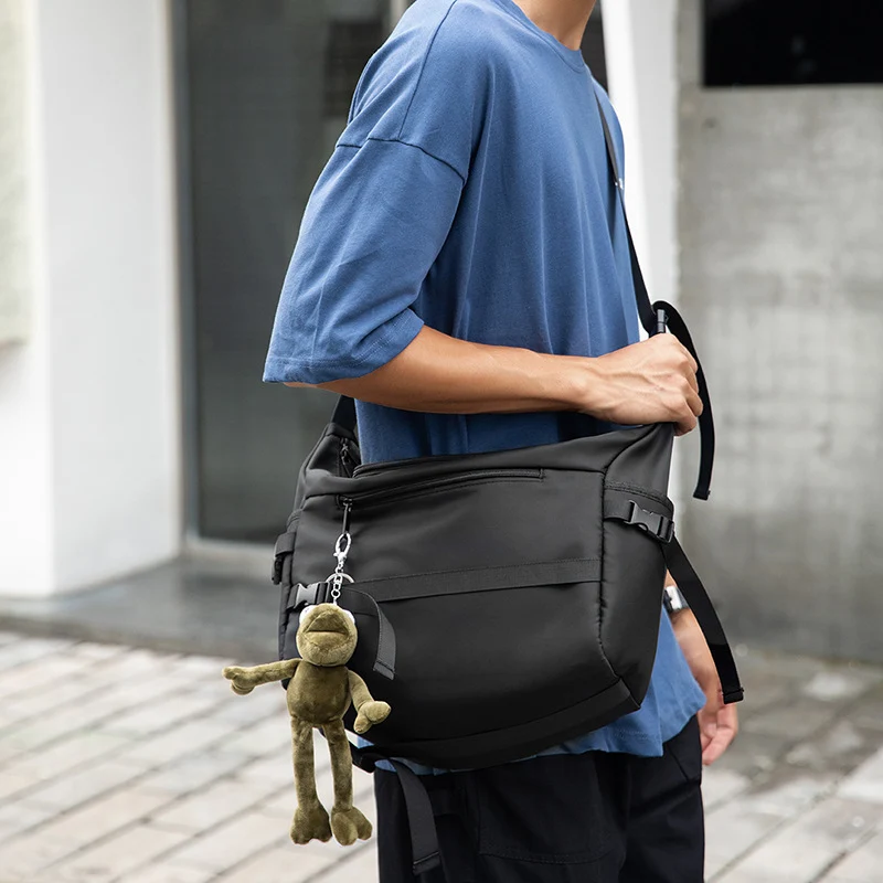 Vielseitige Crossbody-Mehrzwecktasche Skanto