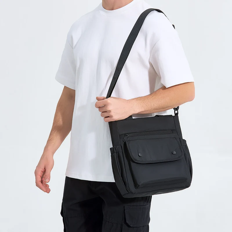 Kompakte Utility-Schultertasche Skanto