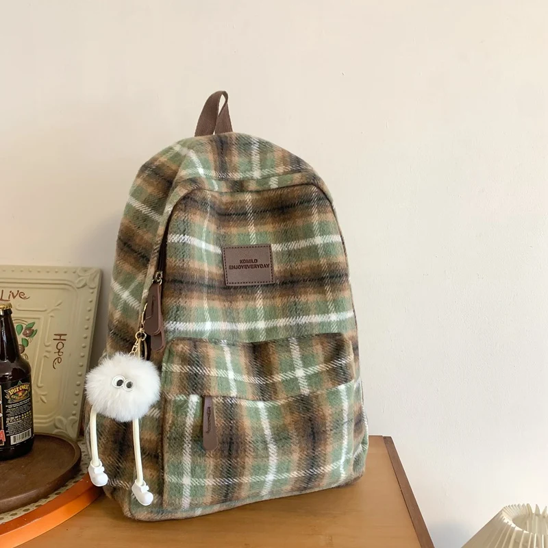 Funktionaler karierter Schulrucksack
