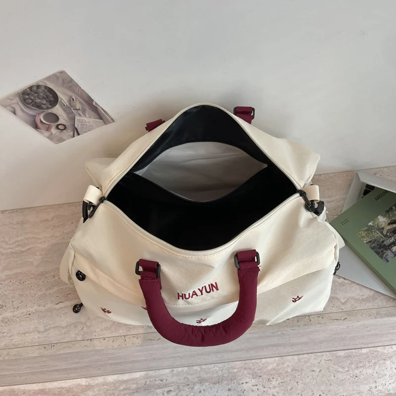 Sportliche Multifunktions-Reisetasche mit verstellbarem Schultergurt und stabilen Griffen Skanto