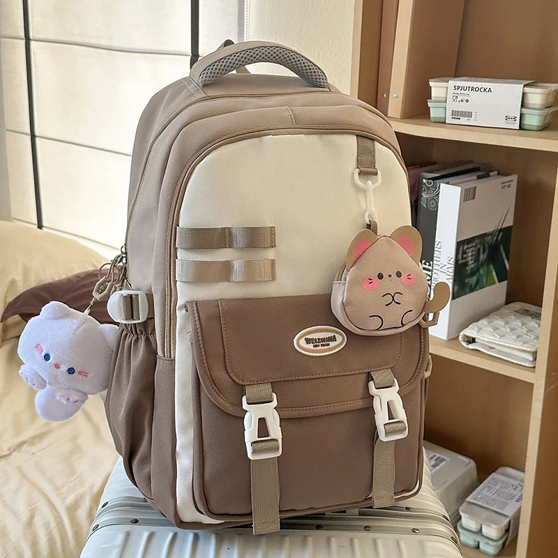 Lässiger Schulrucksack mit mehreren Fächern