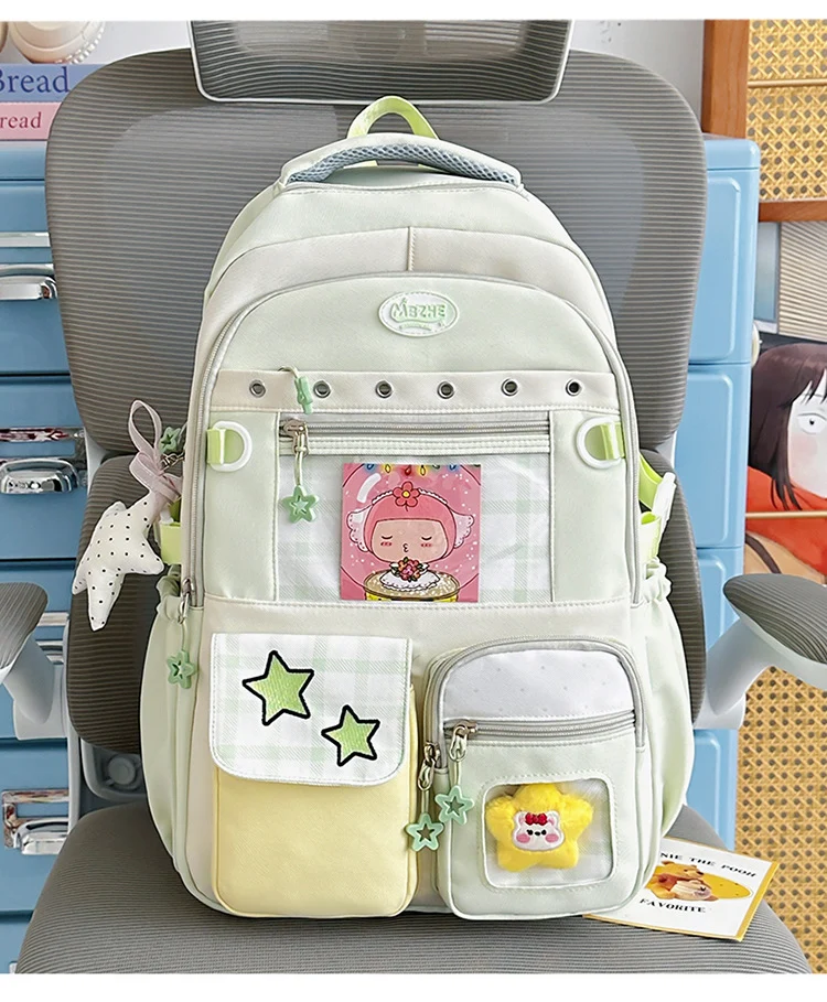 Schulrucksack mit vielen Fächern und Charakter-Motiv