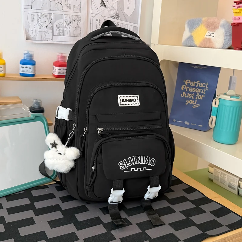 Lässiger Schulrucksack mit vielen Taschen