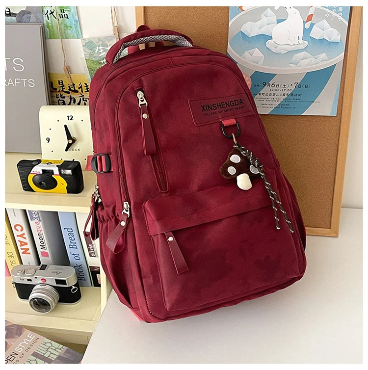 Lässiger Schulrucksack mit vielen Taschen