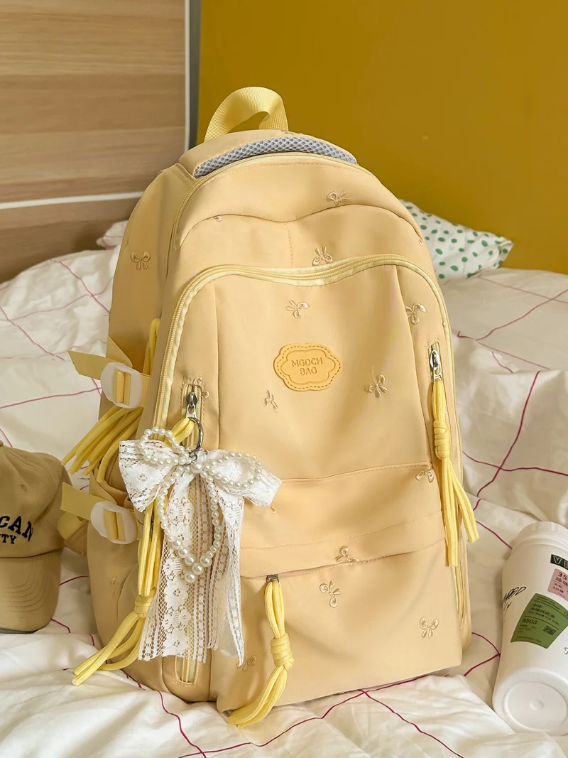 Detailliert bestickter Schulrucksack