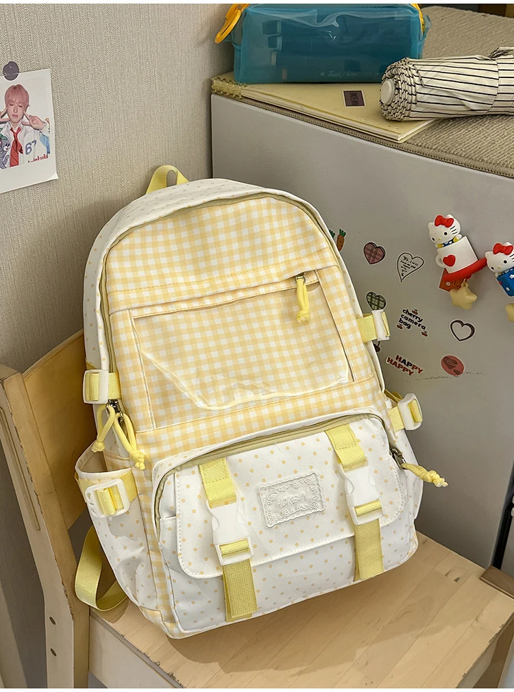 Süße karierte Schultasche