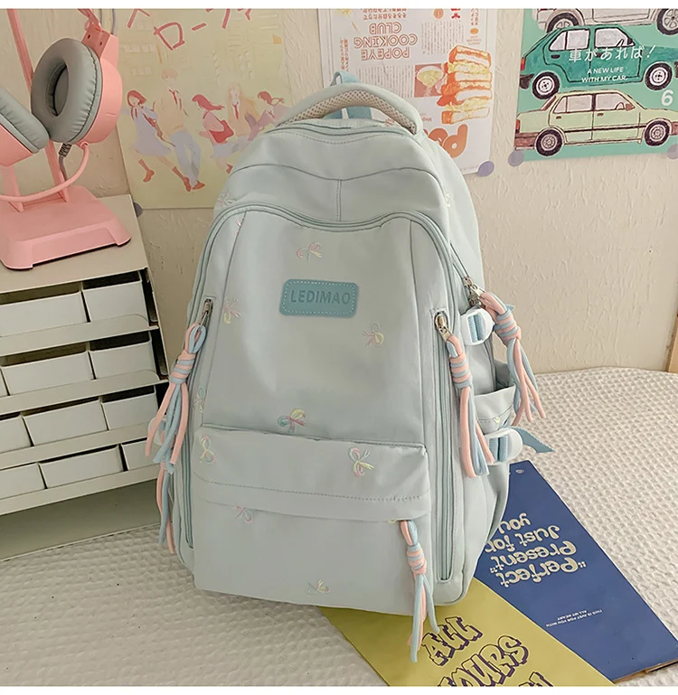 Niedlicher bestickter lässiger Schulrucksack