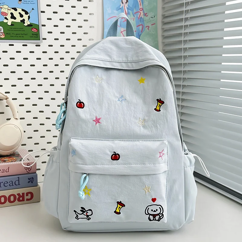 Niedlicher bestickter Schulrucksack