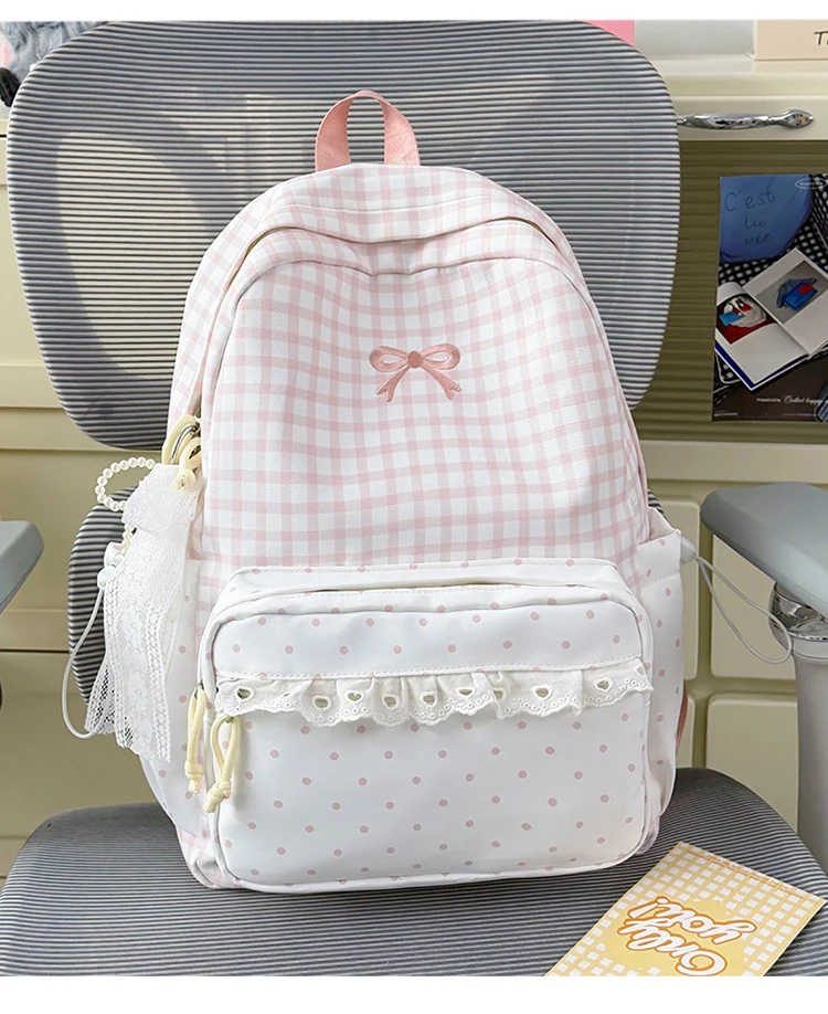 Niedlicher Schulrucksack mit Karomuster
