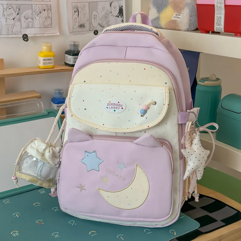 Niedlicher Schulrucksack mit mehreren Fächern im Charakter-Design