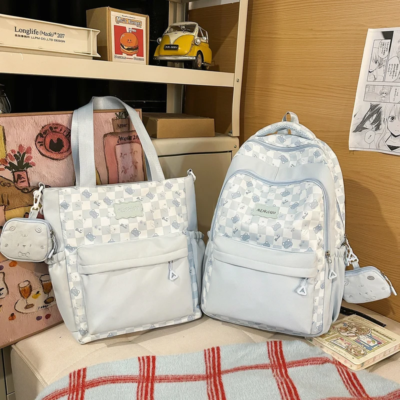 Schulrucksack im Cartoon-Stil mit vielen Taschen