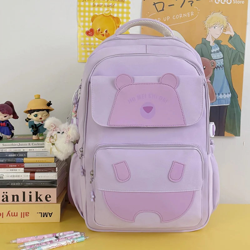 Niedlicher Schulrucksack mit Bärenprägung