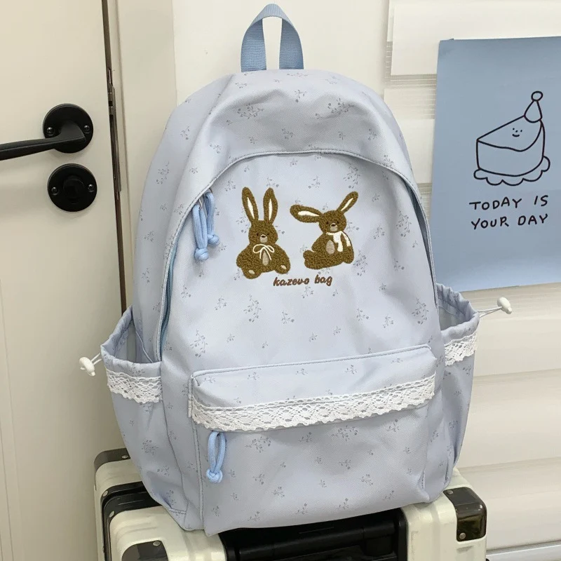 Charmante Schultasche mit Hasenmotiv