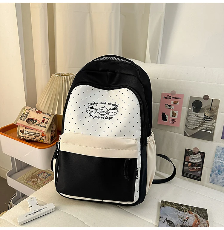 Niedlicher Schulrucksack im Charakter-Design