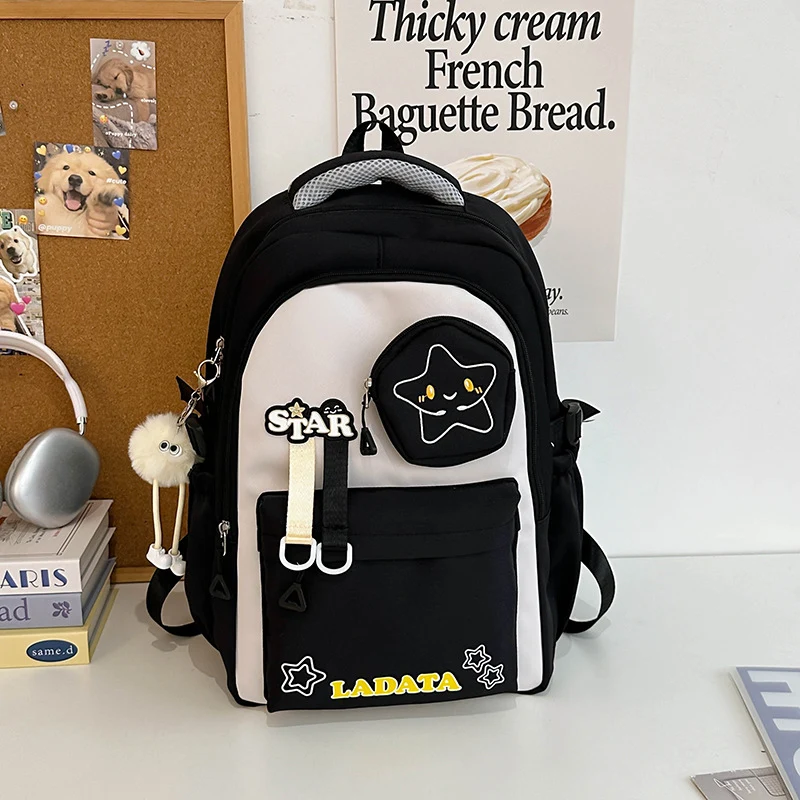 Niedlicher Schulrucksack im Charakter-Design