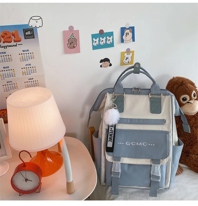 Multifunktionaler Schulrucksack mit vielen Taschen