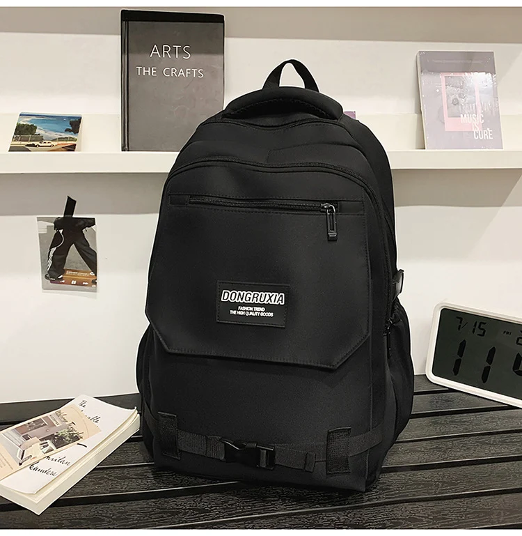 Vielseitiger Schulrucksack mit Laptopfach und mehreren Taschen