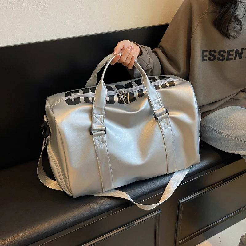 Sportliche Reisetasche mit geräumigem Innenraum und strapazierfähigem Material Skanto