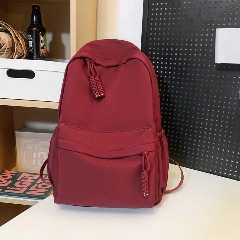 Kleiner Schulrucksack mit vielen Taschen