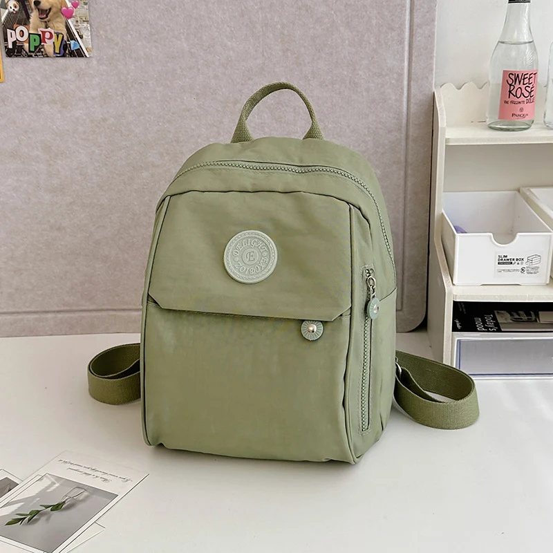 Kompakter Rucksack mit vielen Fächern
