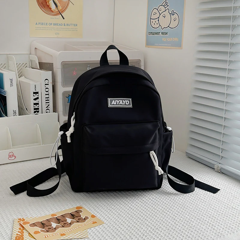 Kompakter Rucksack mit vielen Fächern