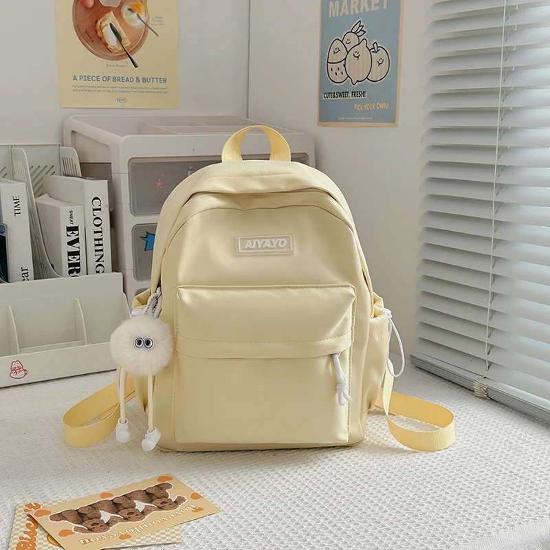 Kompakter Rucksack mit vielen Fächern