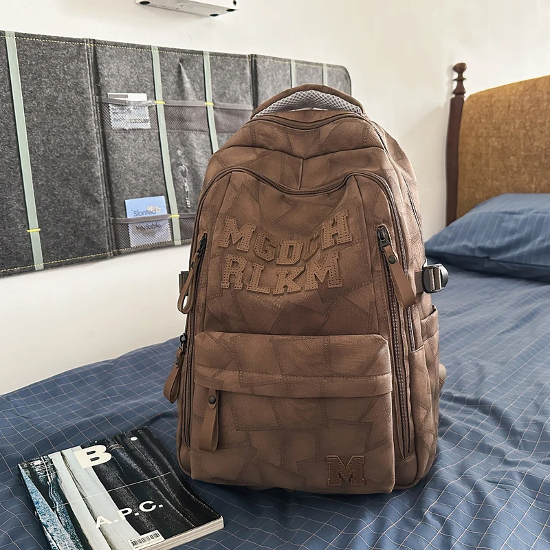 Moderner, strukturierter Schulrucksack