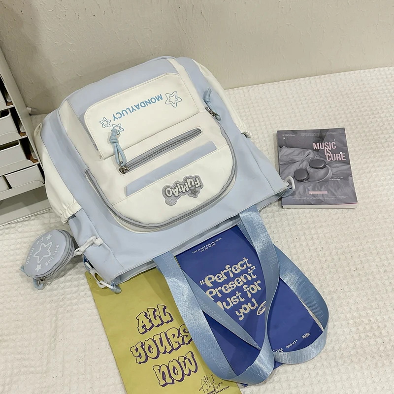 Lässiger Schulrucksack mit vielen Taschen