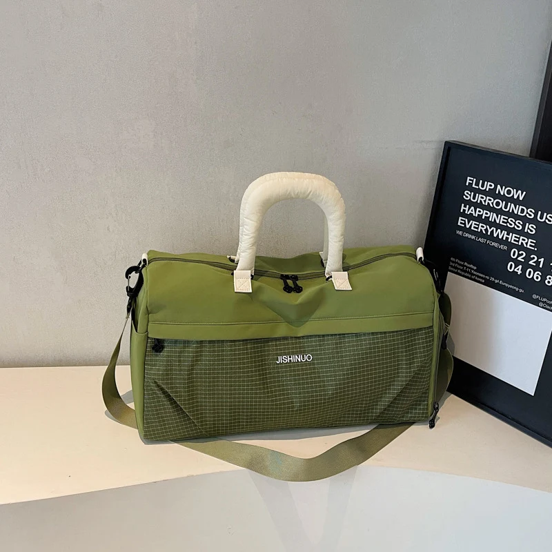 Sportliche Freizeit-Reisetasche mit ergonomischen Griffen und mehreren Fächern Skanto