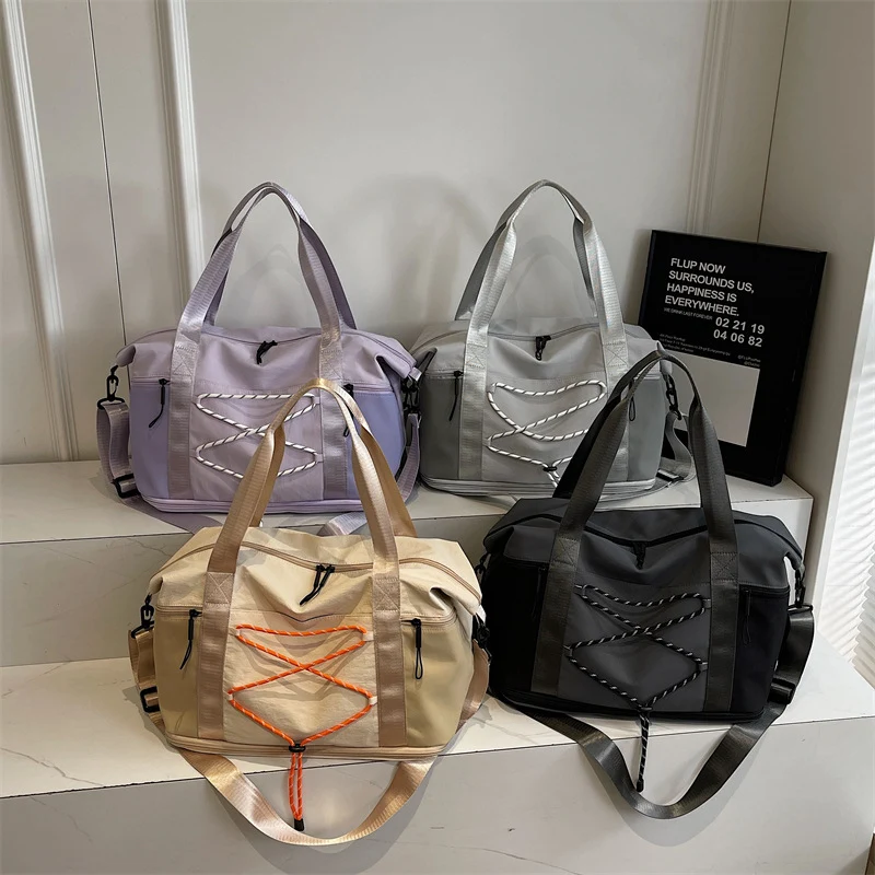 Sportliche Schultertasche mit praktischem Organizer Skanto