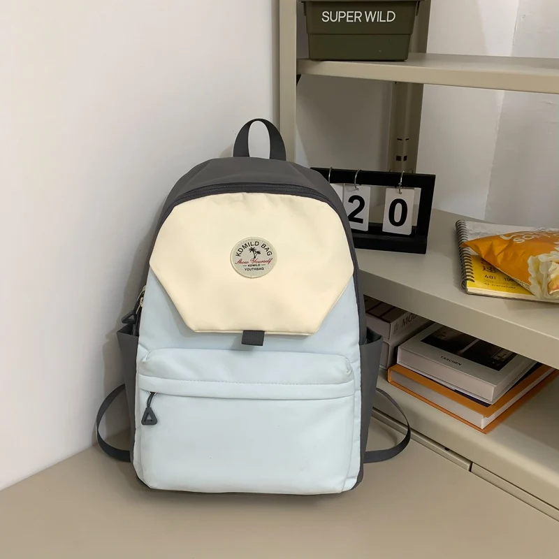 Lässiger leichter Schulrucksack mit mehreren Fächern