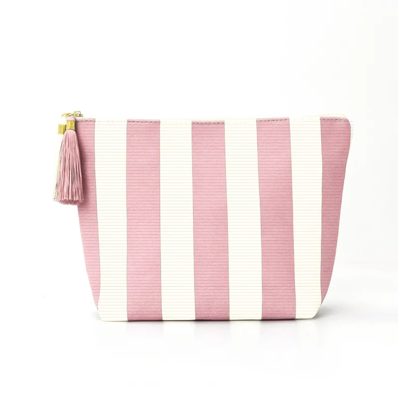 Kosmetiktasche mit raffinierten Streifen Skanto