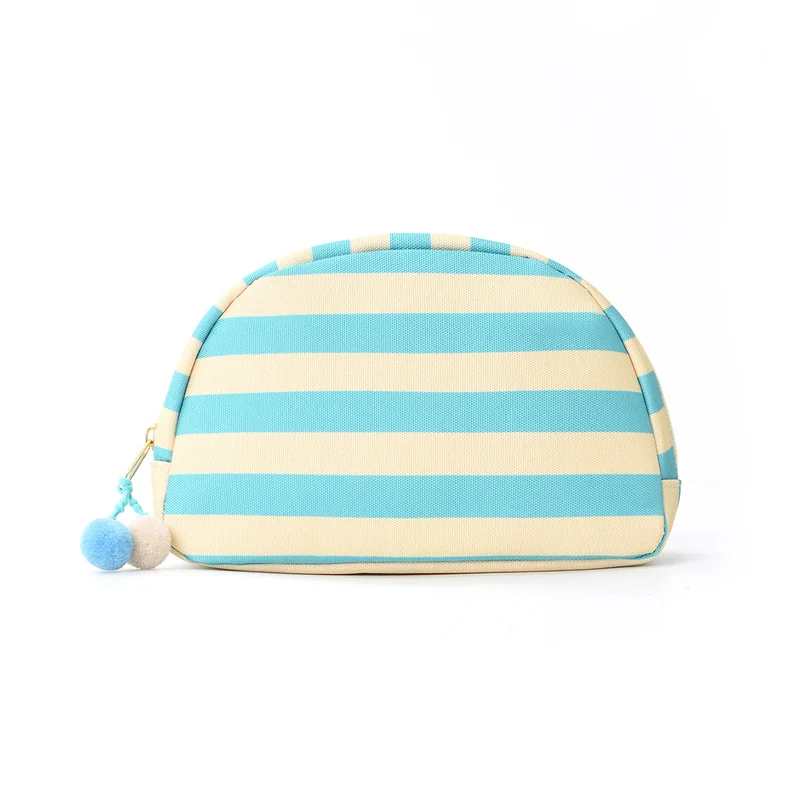 Kosmetiktasche mit auffälligem Streifenmuster Skanto